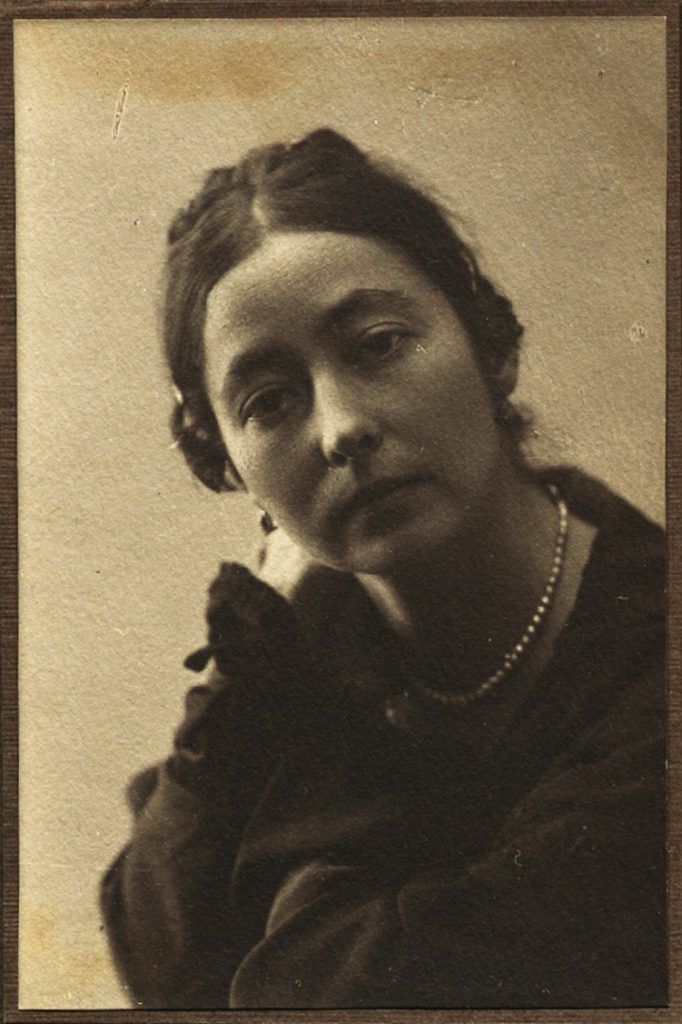 Актриса А.Г.Бовшек. 1920-е. Фотография. Подлинник хранится в РГАЛИ.