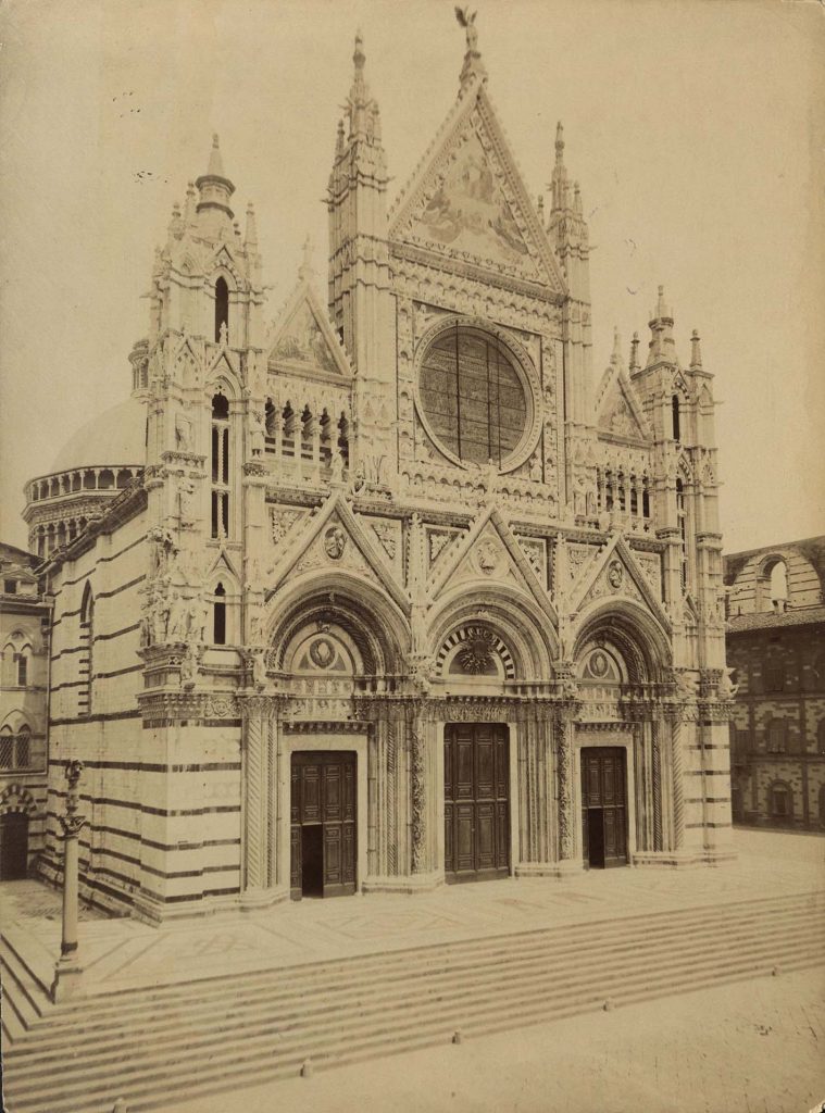 Изобразительные материалы, поступившие в ГТБ из Ленинградского книжного фонда в 1928 году. [Кафедральный собор Вознесения Пресвятой Девы Марии в Сиене]. [кон. XIX – нач. XX вв.]. Фотография. Из фондов РГБИ.