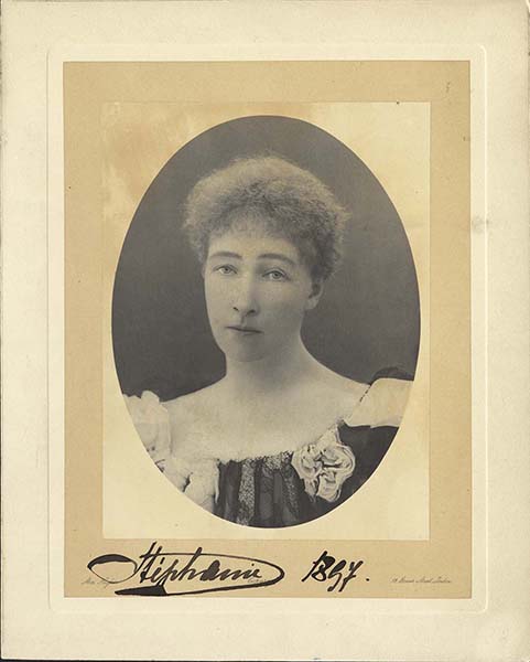 Hughes A. С.Бернар. 1890-е. Фотография. Из фондов РГБИ.