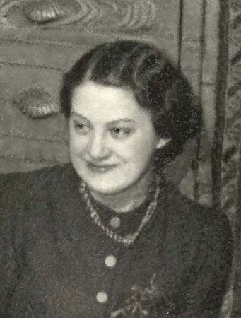 Е.С.Гро. 1940. Фрагмент фотографии. Из фондов РГБИ.