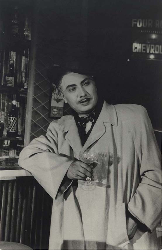 Заслуженный артист Узбекской ССР Ш.Каюмов в роли Боба Мэрфи в спектакле «Русский вопрос» (г.Ташкент, Узбекский академический театр им. Хамза, 1947. Режиссер?). 1947. Фотография. Из фондов РГБИ